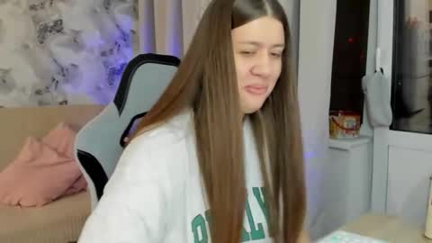 Aletta Oushen online show from October 4, 2025, 2:59 pm