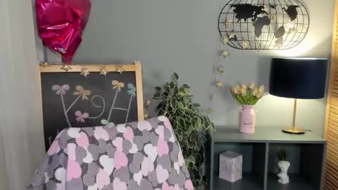 alettablacck online show from November 5, 2025, 1:05 am