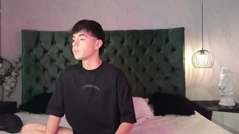 alex online show from October 10, 2025, 1:43 pm