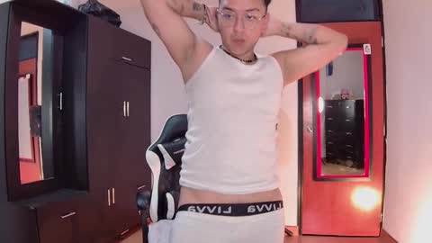 Snapshot of alex__montesco chatting on January 15, 2025, 5:50 am Alex online show from January 15, 2025, 5:50 am