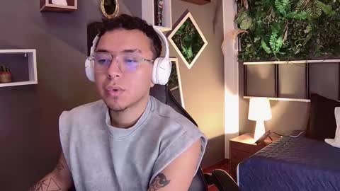 Snapshot of alex__montesco chatting on March 11, 2025, 12:50 pm Alex online show from March 11, 2025, 12:50 pm