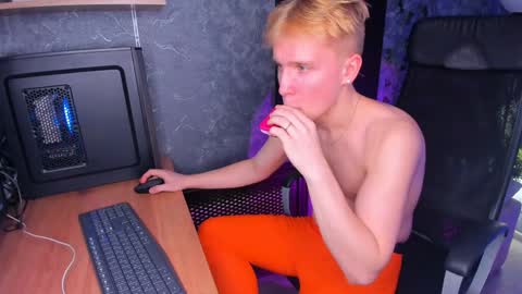 Snapshot of alex__sweet chatting on December 7, 2024, 11:29 am your Alex online show from December 7, 2024, 11:29 am