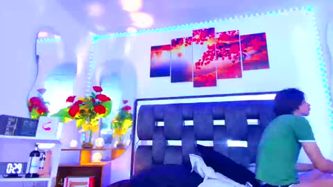 Snapshot of alex_and_fabian chatting on September 19, 2025, 7:58 pm sneider online show from September 19, 2025, 7:58 pm