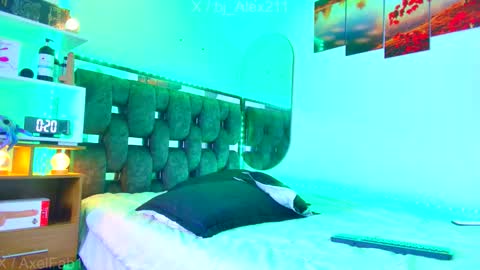 Snapshot of alex_and_fabian chatting on November 7, 2025, 9:04 pm sneider online show from November 7, 2025, 9:04 pm