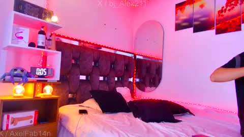 Snapshot of alex_and_fabian chatting on November 9, 2025, 8:40 pm sneider online show from November 9, 2025, 8:40 pm