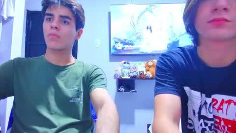 Snapshot of alex_and_fabian chatting on December 15, 2025, 3:55 am sneider online show from December 15, 2025, 3:55 am