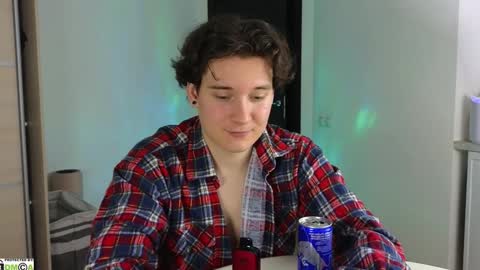 FAVORITE online show from December 1, 2024, 8:53 pm