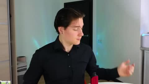 FAVORITE online show from December 2, 2024, 7:05 pm