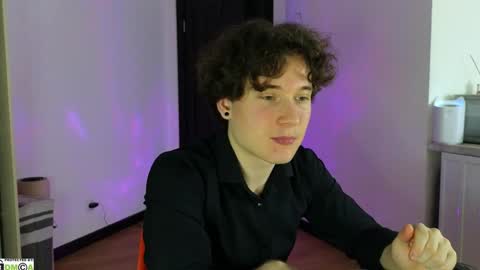 FAVORITE online show from December 2, 2024, 10:12 pm