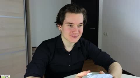 FAVORITE online show from December 5, 2024, 10:01 pm