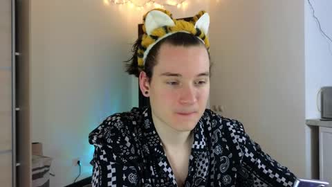 FAVORITE online show from January 9, 2025, 1:08 am