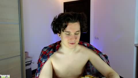 FAVORITE online show from January 22, 2025, 3:41 am