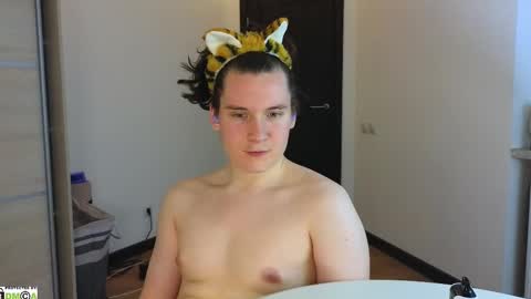 FAVORITE online show from February 11, 2025, 1:10 am