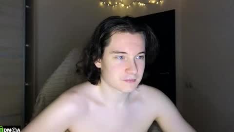 FAVORITE online show from December 15, 2025, 12:37 am