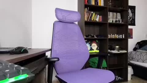 Snapshot of alex_connorr chatting on November 13, 2025, 4:00 am alex_connorr online show from November 13, 2025, 4:00 am