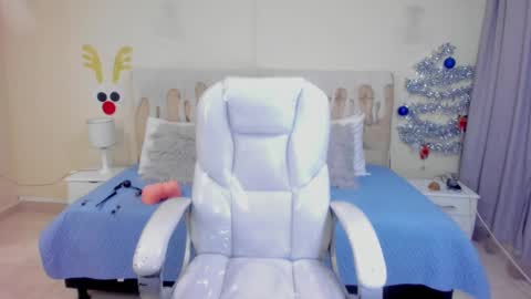 Snapshot of alex_cute77 chatting on December 2, 2024, 12:29 pm alex online show from December 2, 2024, 12:29 pm