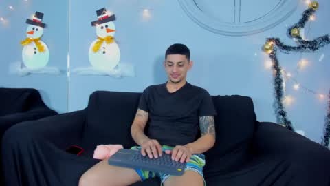 Snapshot of alex_cute77 chatting on December 3, 2024, 12:16 pm alex online show from December 3, 2024, 12:16 pm