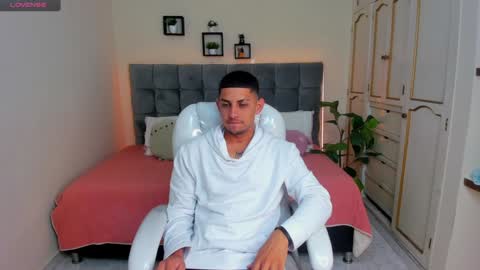 Snapshot of alex_cute77 chatting on January 11, 2025, 12:07 pm alex online show from January 11, 2025, 12:07 pm