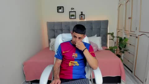 Snapshot of alex_cute77 chatting on January 13, 2025, 12:13 pm alex online show from January 13, 2025, 12:13 pm