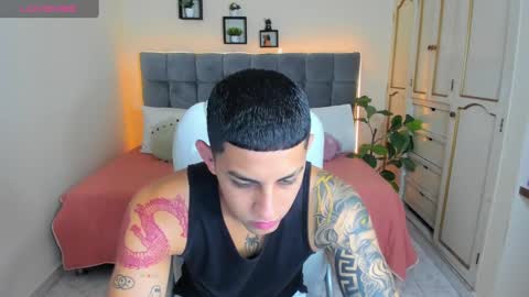 Snapshot of alex_cute77 chatting on January 17, 2025, 12:10 pm alex online show from January 17, 2025, 12:10 pm