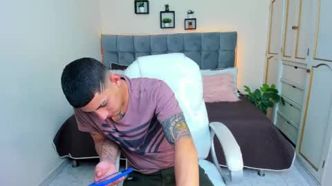 Snapshot of alex_cute77 chatting on January 25, 2025, 12:16 pm alex online show from January 25, 2025, 12:16 pm