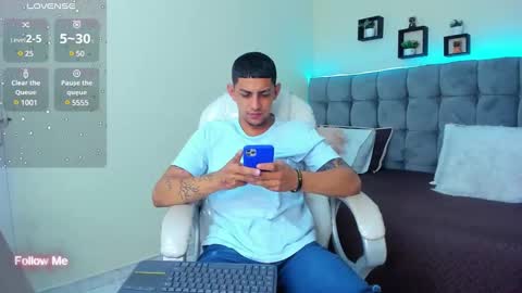 Snapshot of alex_cute77 chatting on January 31, 2025, 12:07 pm alex online show from January 31, 2025, 12:07 pm