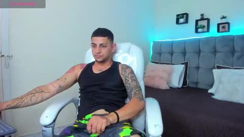 Snapshot of alex_cute77 chatting on February 3, 2025, 3:17 pm alex online show from February 3, 2025, 3:17 pm