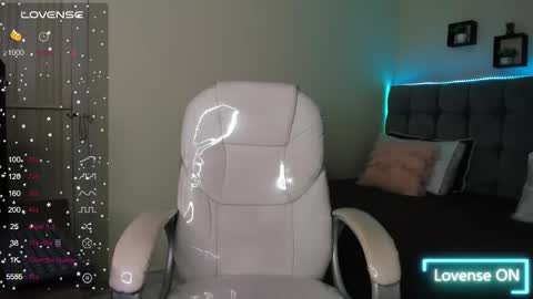 Snapshot of alex_cute77 chatting on February 4, 2025, 12:11 pm alex online show from February 4, 2025, 12:11 pm