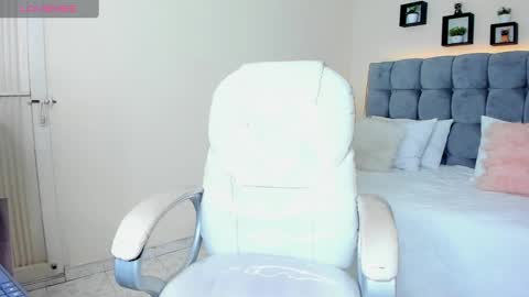 Snapshot of alex_cute77 chatting on February 28, 2025, 3:37 pm alex online show from February 28, 2025, 3:37 pm