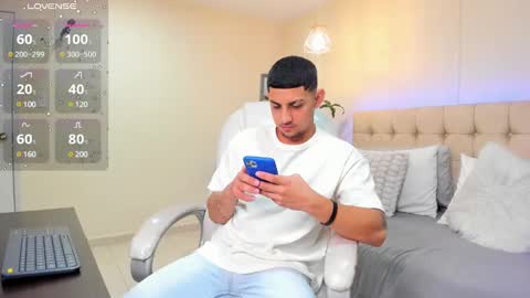 Snapshot of alex_cute77 chatting on March 5, 2025, 12:22 pm alex online show from March 5, 2025, 12:22 pm