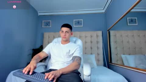 Snapshot of alex_cute77 chatting on September 13, 2025, 11:54 am alex online show from September 13, 2025, 11:54 am
