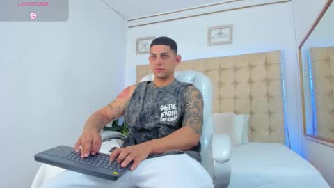 Snapshot of alex_cute77 chatting on September 29, 2025, 12:32 pm alex online show from September 29, 2025, 12:32 pm