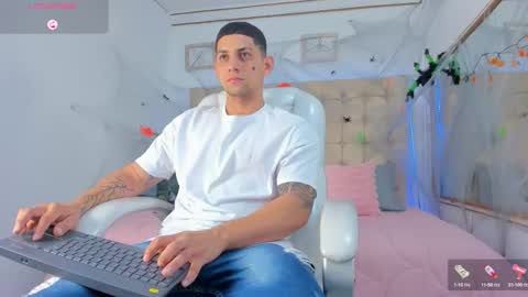 Snapshot of alex_cute77 chatting on October 3, 2025, 11:18 am alex online show from October 3, 2025, 11:18 am