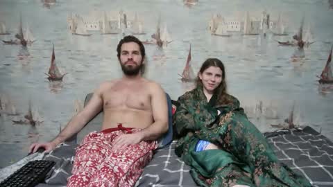 Alex and Sarah online show from November 25, 2025, 12:10 am