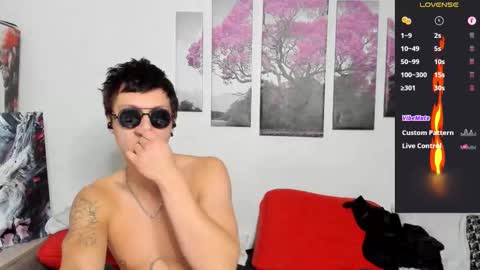 Snapshot of alex_wandhot chatting on October 15, 2025, 12:05 pm Alex WandHot online show from October 15, 2025, 12:05 pm