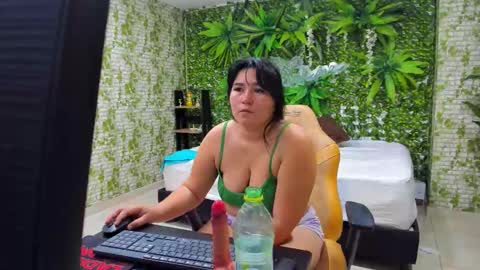 alexa1aome online show from December 21, 2025, 8:27 pm