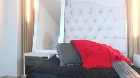 alexa_bravva online show from October 7, 2025, 5:04 am