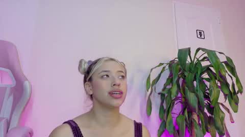 Snapshot of alexa_bue chatting on October 8, 2025, 4:21 am alexa_bue online show from October 8, 2025, 4:21 am