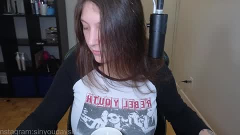 dont be afraid to click social media link its  working  just click on that  online show from November 13, 2025, 11:58 pm