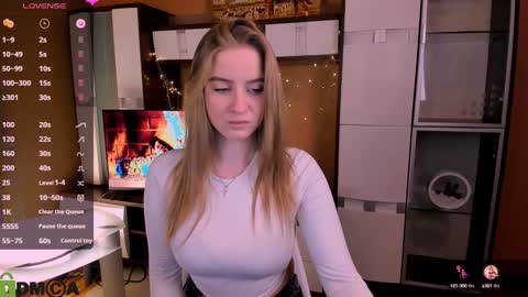 Snapshot of alexa_glory chatting on December 4, 2024, 12:36 pm Alexa online show from December 4, 2024, 12:36 pm