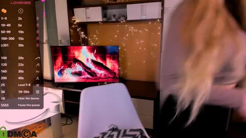 Snapshot of alexa_glory chatting on December 8, 2024, 12:52 pm Alexa online show from December 8, 2024, 12:52 pm