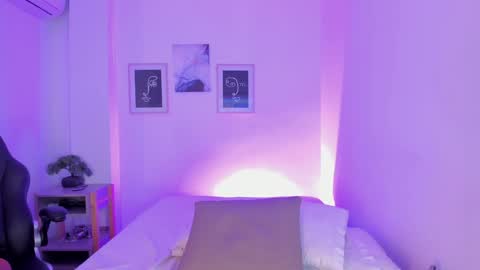 Alexa Millers online show from February 8, 2025, 10:39 am