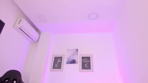 Alexa Millers online show from February 25, 2025, 8:03 am