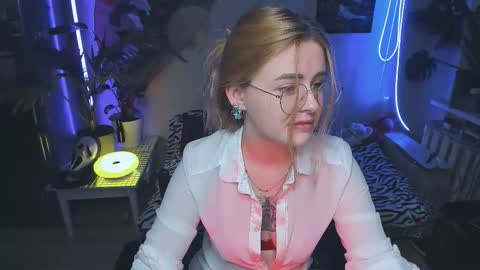 Snapshot of alexa_pirs chatting on November 1, 2025, 2:52 pm alexa_pirs online show from November 1, 2025, 2:52 pm