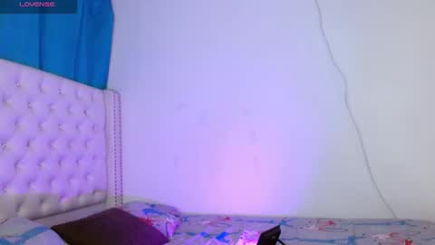   online show from November 3, 2025, 5:25 pm