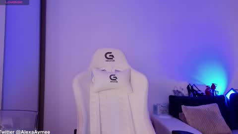 Snapshot of alexaaimee chatting on October 30, 2025, 9:37 pm Alexa online show from October 30, 2025, 9:37 pm