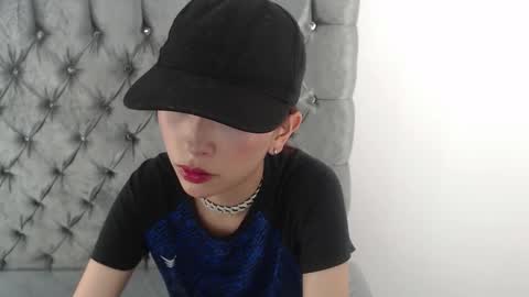 alexandra  online show from December 4, 2025, 8:28 pm