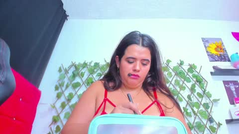 Snapshot of alexandramaravilla chatting on January 14, 2025, 10:06 am ALEXANDRA online show from January 14, 2025, 10:06 am