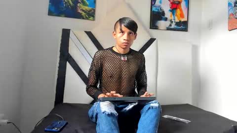 Snapshot of alexandro_bover chatting on October 29, 2025, 7:59 pm Alexandro online show from October 29, 2025, 7:59 pm