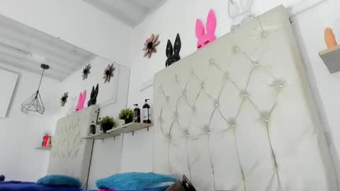 Alexa Smith  online show from January 16, 2025, 8:22 am